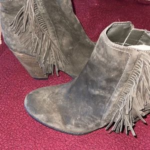 Vince camuto brand new olive green tassel boots